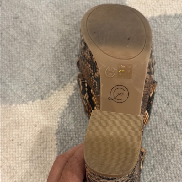 Chinese Laundry Brown and Tan Sandals with Laser-Cut Design - Picture 6 of 7